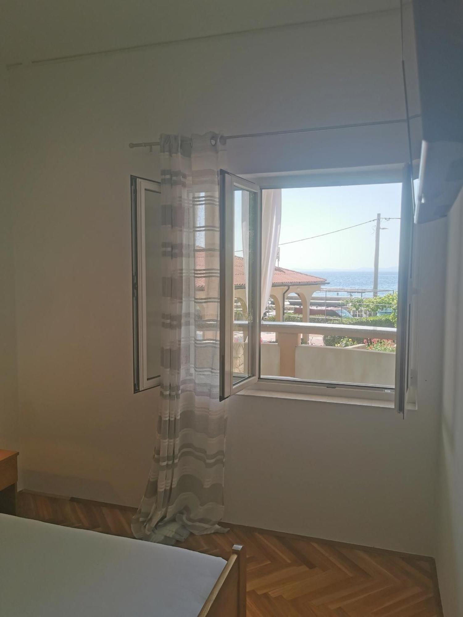 Apartments By The Sea Jakisnica, Pag - 21384 Lun  Pokoj fotografie